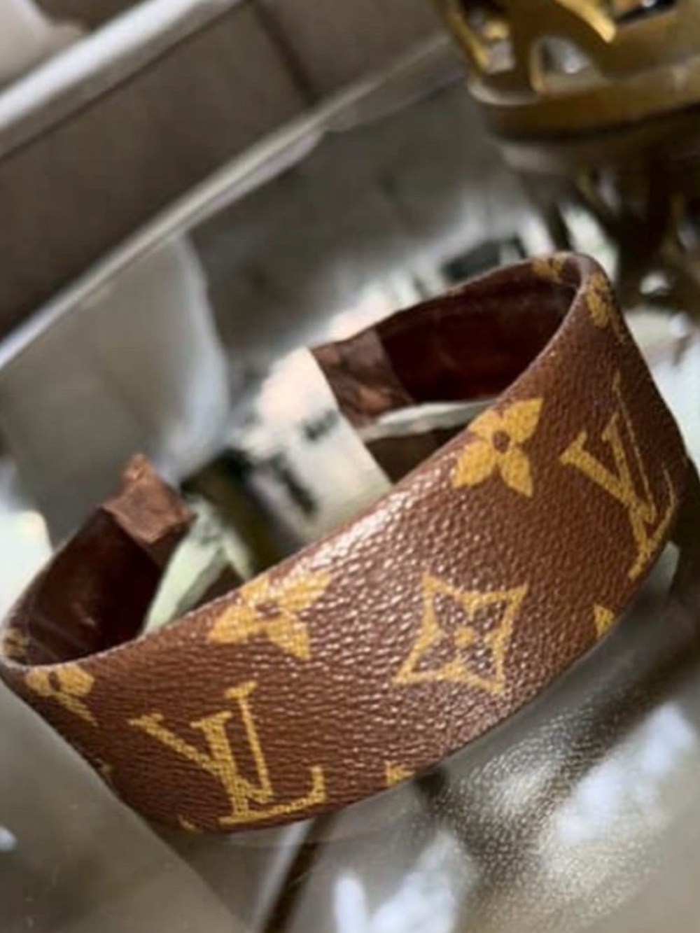 LV-custom made 1.5" headband - Picture 2 of 3
